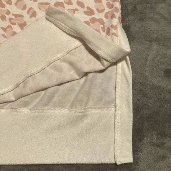 COPY - Creme Pink Tan Leopard Spots Long Sleeve Split Side No Tag Except Size - Picture 5 of 6